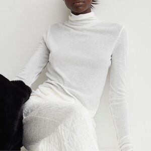 Brand New H&M White Jersey Long Sleeves Turtleneck Top